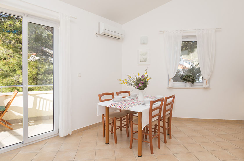 Kitchen with dining table